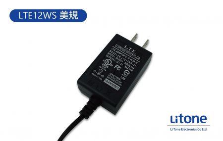 12瓦能效六插牆式電源轉換器